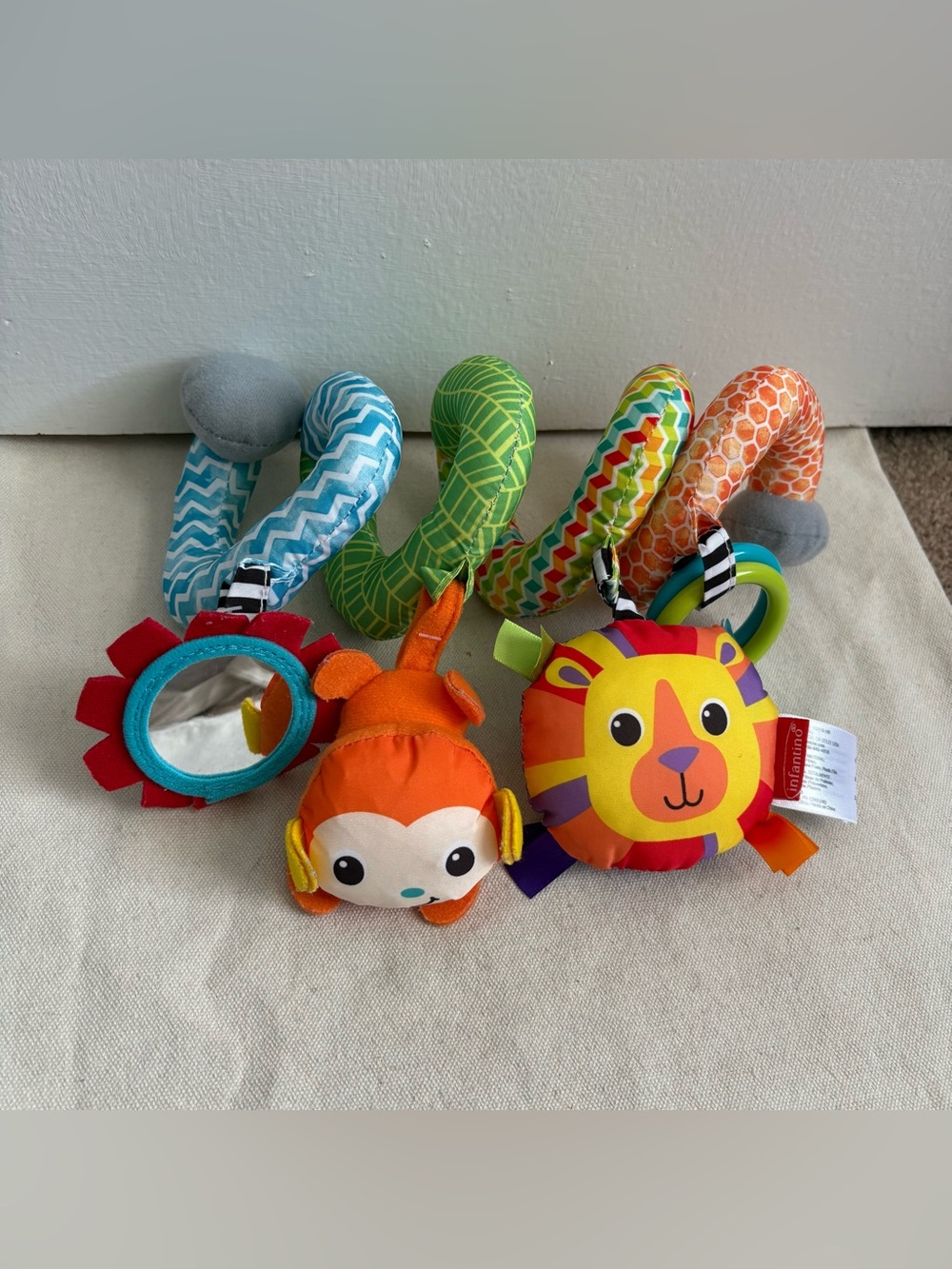 Infantino Jungle Spiral Activity Plush Baby Toy Multicolor Lion & Monkey